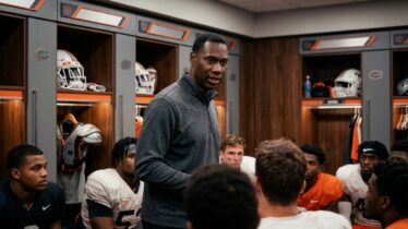 Mentor_speaking_to_student-athletes_202606281627